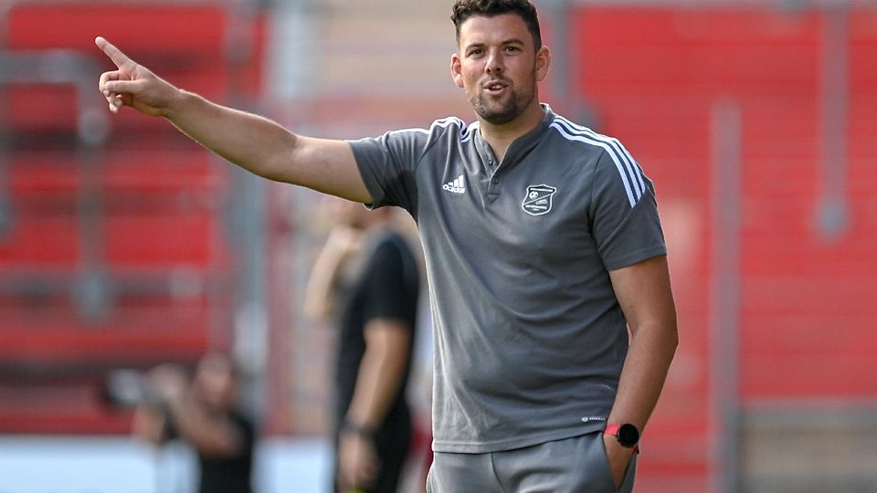 Marc Unterberger und die SpVgg Unterhaching sind beim TSV Martkl zu Gast.