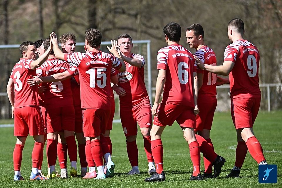 Die Mannschaft des SV Rot-Weiss Glottertal feierte beim FC Freiburg-St. Georgen einen 5:1-Erfolg im Nachholspiel und sprang auf den zweiten Tabellenplatz.