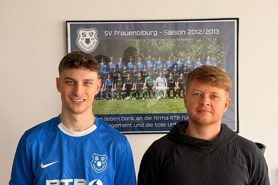 Maurice Mutter (li.) mit SVF-Abteilungsleiter Eugen Gontscharow 