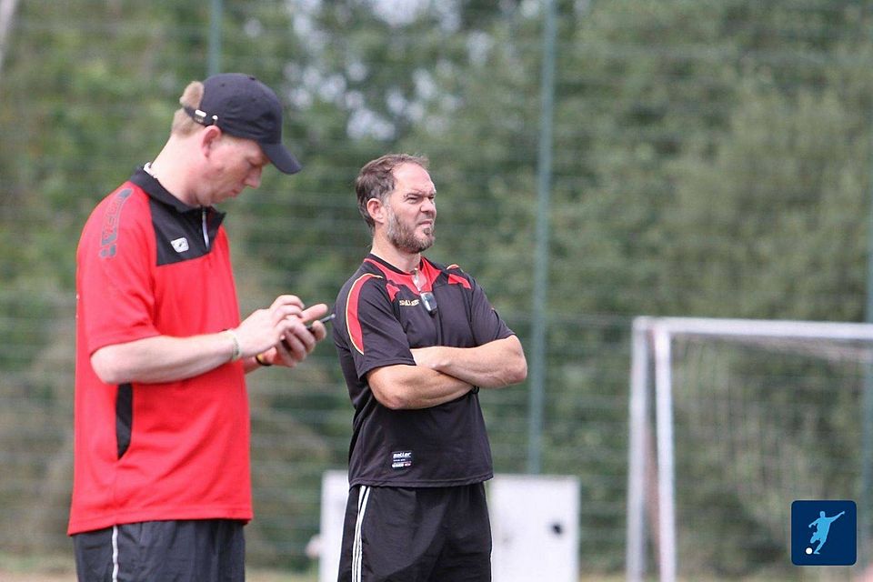 VfR-Sportdirektor Thomas Schulte (vorne) hat einen Nachfolger für Trainer Frank Kleine-Horst gefunden.