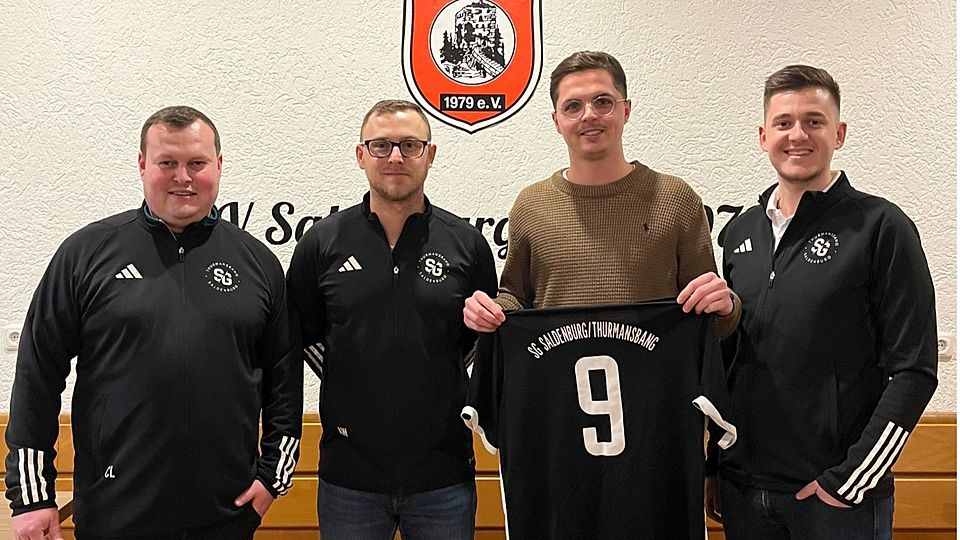 Jonas Bumberger (zweiter von recht) streift in der kommenden Saison das Trikot der SG Saldenburg / Thurmansbang über 