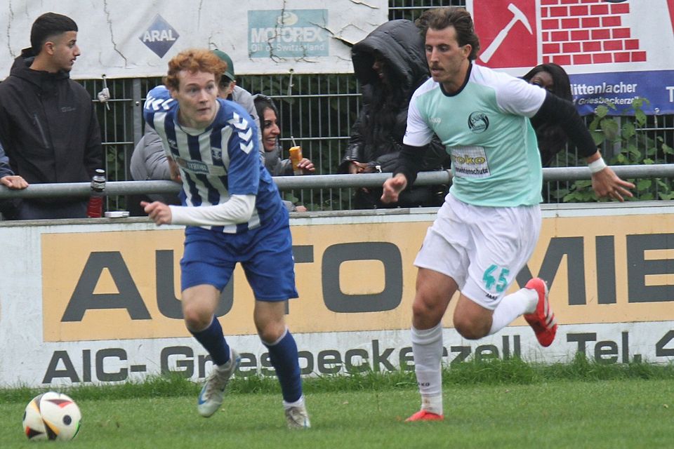 Der spätere Torschütze zum 1:1-Endstand: Inchenhofens Tobias Pachaly (links) im Laufduell mit Zells Fabio Delgado.
