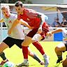 Irfan Selimovic (rot) wechselt vom TSV 1880 Wasserburg zum direkten Stadtkonkurrenten SV Genclerbirligi Wasserburg.