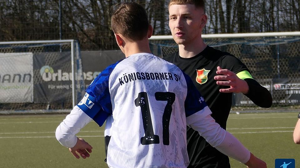 Der FC Roj Dortmund um Kapitän Phil Rosenkranz sind nach dem Sieg beim Königsborner SV auf Platz drei vorgerückt.