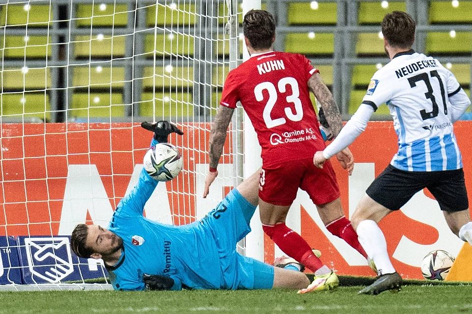 Sieggarant im Stadtderby gegen 1860 München: Türkgücü-Keeper Franco Flückiger, zugleich Trainer in Pliening. imago
