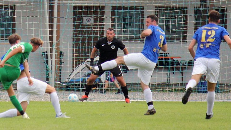 Kay Kähni vom FC Oberstdorf ist nur schwer zu bezwingen. Erst acht Gegentreffer musste der Keeper bis dato hinnehmen, auch gegen die SG Oberstaufen/Stiefenhofen stand am Ende die Null.