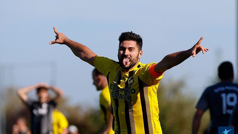 Johannes Feichtinger und sein FC Alkofen feierten in der A-Klasse Osterhofen den Derbysieg gegen die SpVgg Pleinting - vor 550 Zuschauern! 