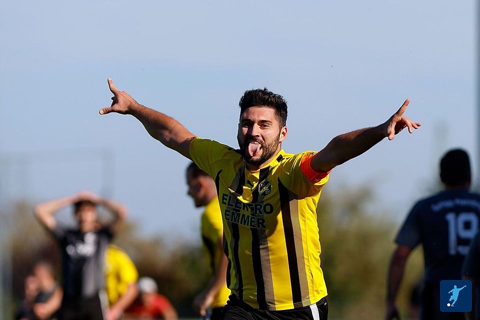 Johannes Feichtinger und sein FC Alkofen feierten in der A-Klasse Osterhofen den Derbysieg gegen die SpVgg Pleinting - vor 550 Zuschauern! 