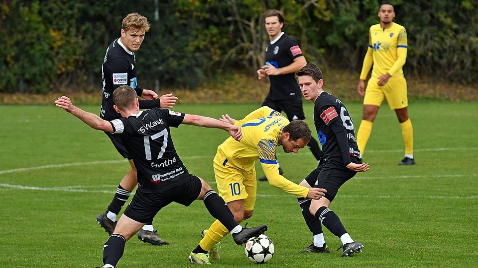 Fußball / SV Dornach (gelbe Trikots) - TSV Kastl ---SVD Manuel Ring