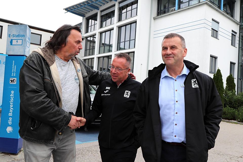 Kult-Allesfahrer Roman Wöll und Manfred Paula mit dem neuen 1860-Trainer Markus Kauczinski.