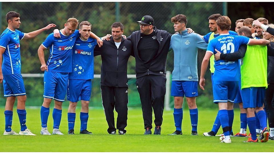 Harmonie ist Trumpf: Uwe Zeimmes (Mitte) und Assistent Mike Krempges (rechts daneben) wollen die SG Watzerath im oberen Tabellendrittel etablieren. 