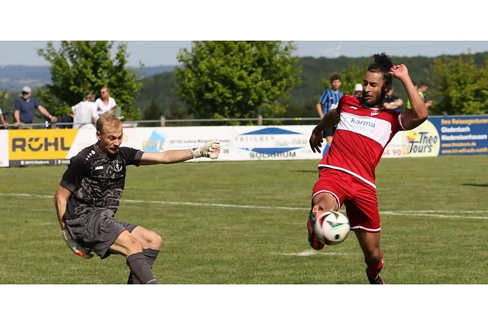 Schenkt dem FC Burgsolms in der Fußball-Gruppenliga beim 4:1 gleich doppelt ein: Marcel Ngan Ngan, Matchwinner des FSV Cappel. (Archivfoto) © Jens Schmidt