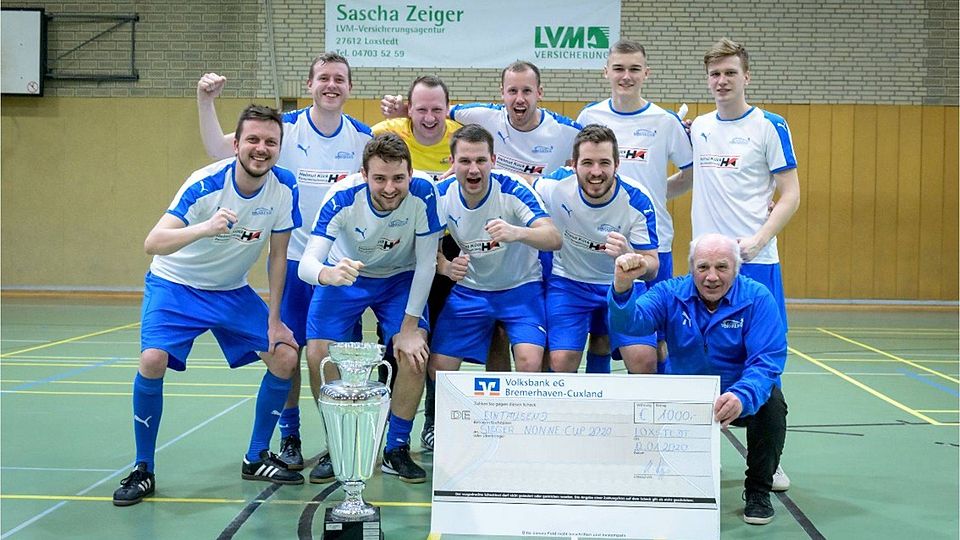 Der SV Blau-Weiss Bornreihe hat das 22. Theodor-Meineke-Turnier des TV Loxstedt gewonnen. Die Mannschaft holte sich den Nonne-Cup und den Siegerscheck über 1000 Euro. Im Finale besiegte das Team RW Cuxhaven mit 4:3 nach Neunmeterschießen. Masorat-f Ralf Masorat