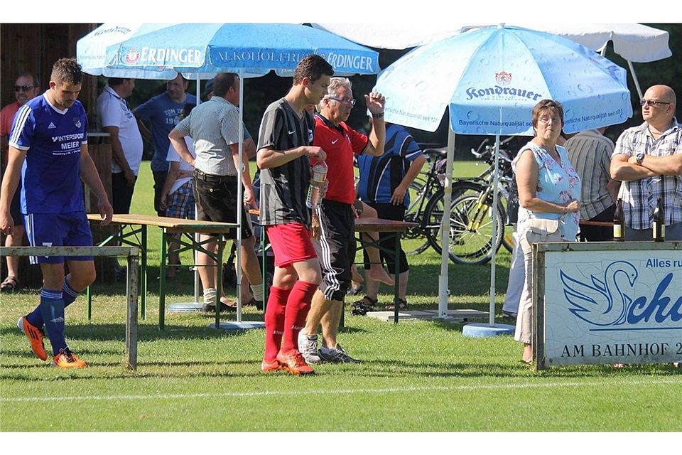 Als gut beschirmt fühlen darf TB-Coach Horst Schmidhuber sein Team nach den bisherigen durchwegs guten Vorstellungen in den Vorbereitungsspielen. Foto: Archiv