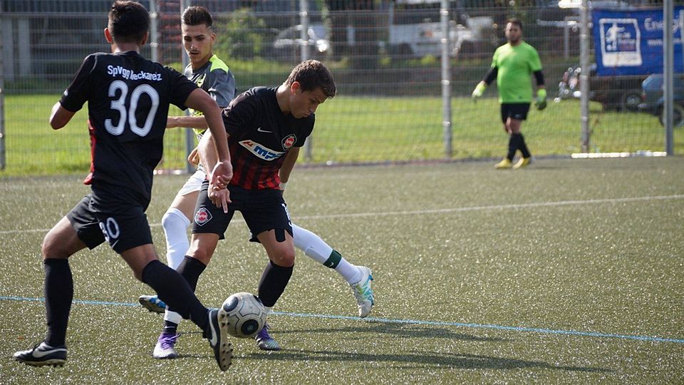 Ohne Chance war der Kreisligist Türkspor Mosbach gegen den Oberligisten Neckarelz. F: Galm