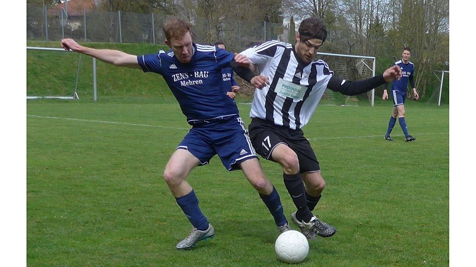 Michael Zeimmes (rechts) wird gegen Prüm wieder Vollgasfußball zeigen.