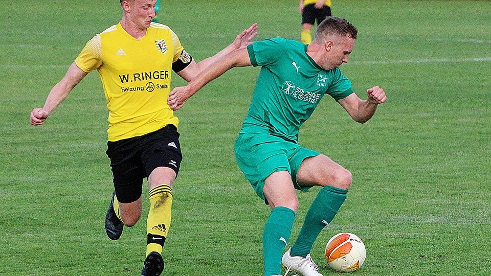 Fünf Siege in Serie: Der FC Weiden-Ost (rechts) darf getrost als Mannschaft der Stunde bezeichnet werden. Jetzt kommt Tabellenführer FC Wernberg.