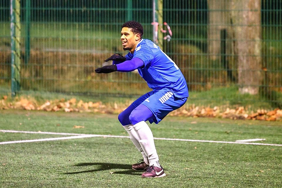 Adrian Sousa beim Torjubel. 