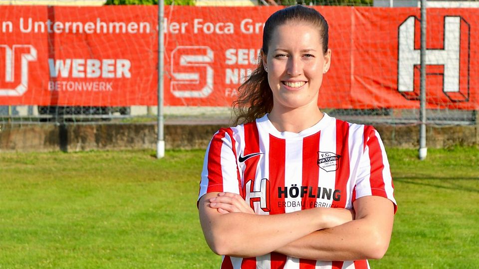 Lea Völger spielt im Frauen-Verbandsligateam bei Viktoria Schaafheim. Nun steht sie vor ihrem Debüt in der Herren-Mannschaft der SG Raibach/Umstadt, wo ihr Vater und ihr Bruder aktiv sind.