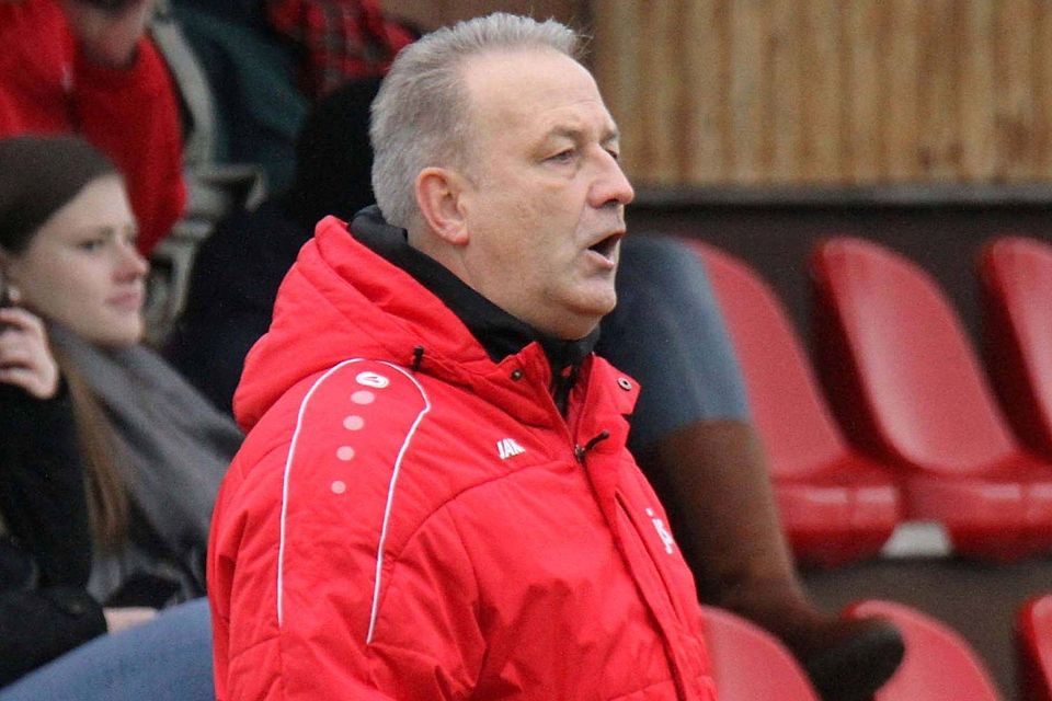 Jürgen Schmid wird doch nicht Trainer beim TSV Hollenbach. Der 56-Jährige tritt kürzer. 