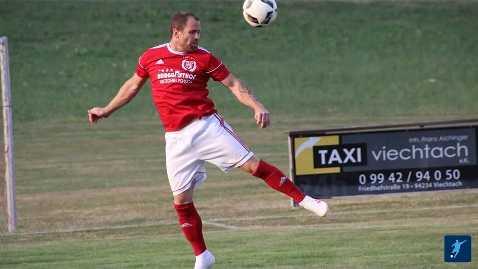 Wolfgang Weidlich - hier noch im Trikot des SV Kollnburg - hat seinen Spielertrainerposten beim SV Gotteszell niedergelegt 