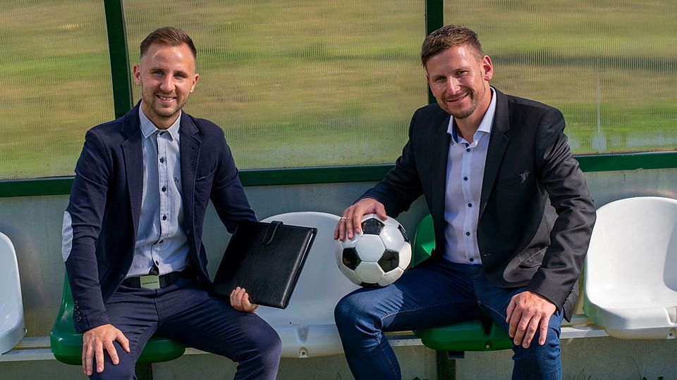 Spielervermittler, aber auch Vollblut-Fußballer: David Supolik (links) und Johann Hofbauer sind "Soccer-Zone".