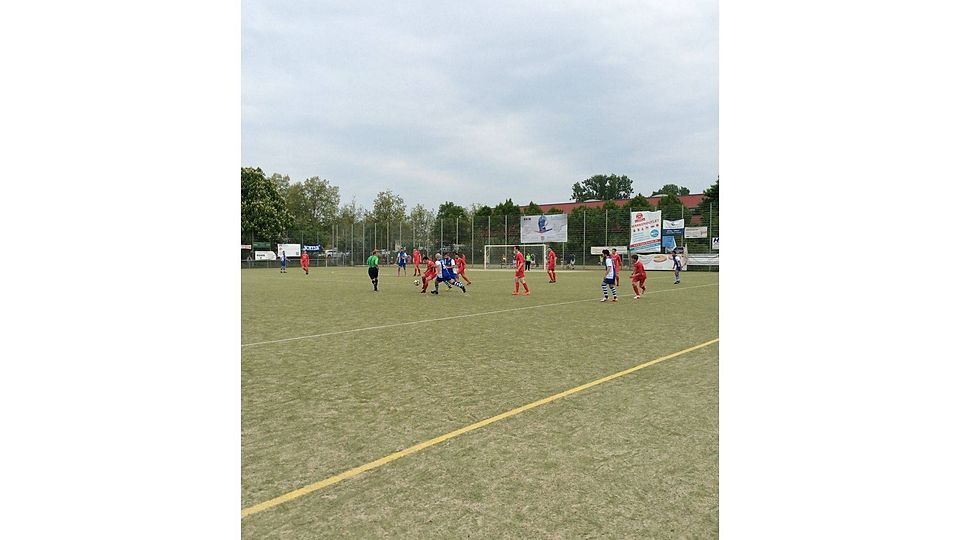 Neutralisieren sich gegenseitig: Das D-Liga-Topspiel zwischen Türk Gücü Rüsselsheim II und SV 07 Bischofsheim II endet mit einer Nullnummer. Foto: Presta.
