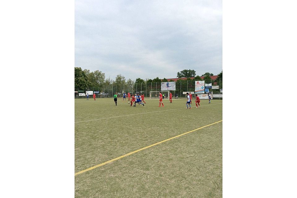 Neutralisieren sich gegenseitig: Das D-Liga-Topspiel zwischen Türk Gücü Rüsselsheim II und SV 07 Bischofsheim II endet mit einer Nullnummer. Foto: Presta.