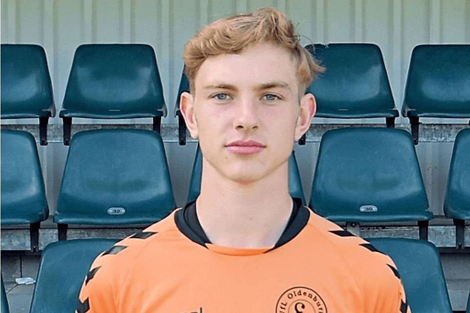 Matchwinner: Janik Schoon hält den entscheidenden Elfmeter! 