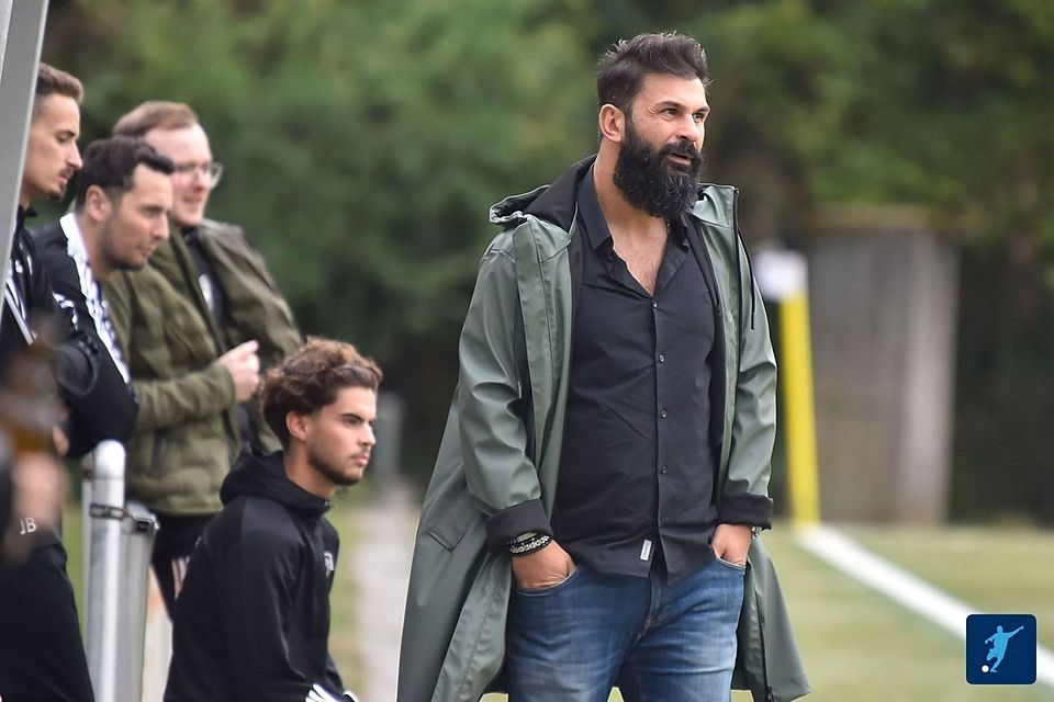 Von außen coacht Fatih Sözen meist nur, wenn er verletzt oder gesperrt ist. Ansonsten ist er für den SV Wittlich als Spieler noch zu wichtig.