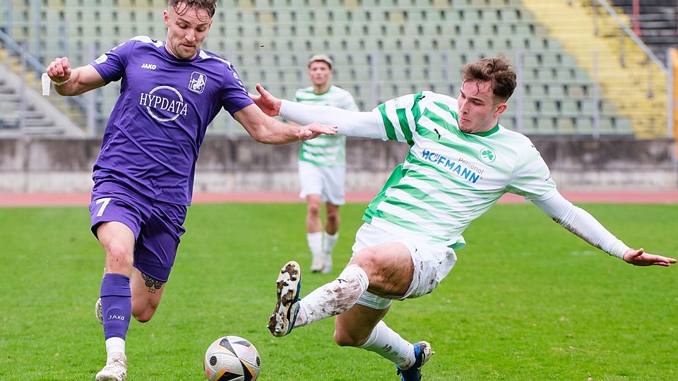 Noch ist Maximilian Heiß (links) in der Regionalliga am Ball, ab dem Sommer wechselt er als Spielertrainer von Schwaben Augsburg zum BC Rinnenthal.