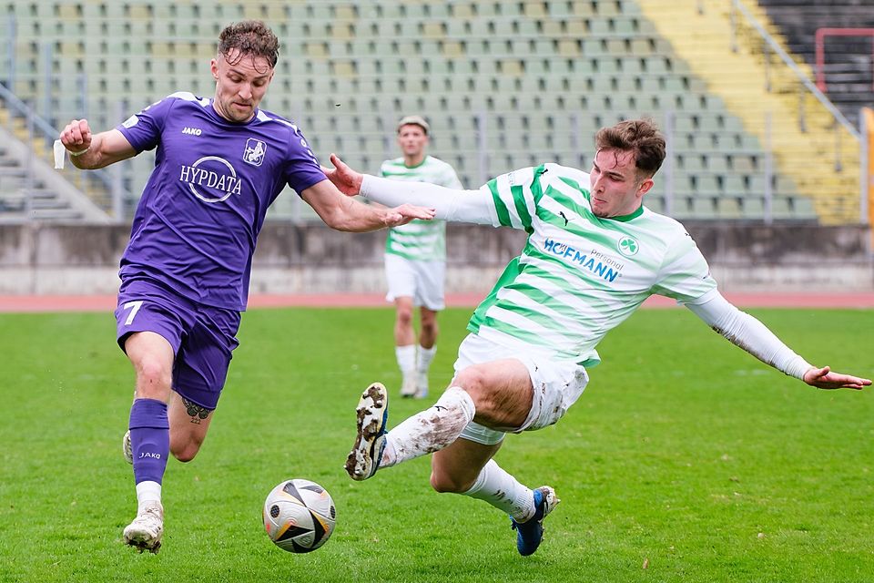 Noch ist Maximilian Heiß (links) in der Regionalliga am Ball, ab dem Sommer wechselt er als Spielertrainer von Schwaben Augsburg zum BC Rinnenthal. Noch ist Maximilian Heiß (links) in der Regionalliga am Ball, ab dem Sommer wechselt er als Spielertrainer von Schwaben Augsburg zum BC Rinnenthal.