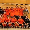 Feiern ausgelassen ihren Sieg bei den 1. Hallenkreismeisterschaften im Futsal: Die Verbandsliga-Fußballer des Eckernförder SV. Foto: Vetter