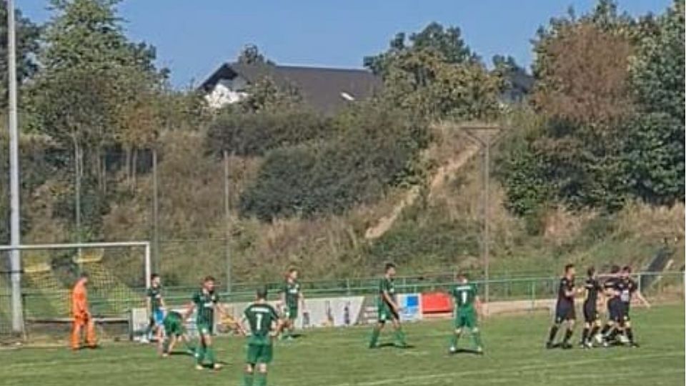 Kann Huttenheim erneut jubeln? (sorry für die Bildqualität)