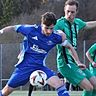 Kapitän Luca Siebenlist (links, hier beim 4:2 gegen Daniel Jahn von der SG Wald-Michelbach) muss mit der TSV Seckmauern gegen den SKV Büttelborn unbedingt gewinnen, um noch Chancen auf den Klassenerhalt in der Gruppenliga zu haben.