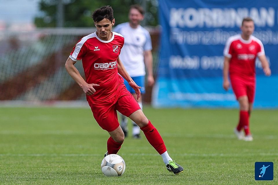 Der FC Salzweg um Severin Muthmann kann sich ab sofort auf die Relegation einstimmen.