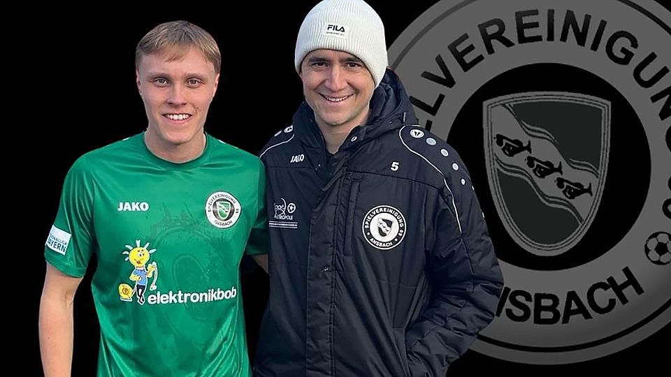 Neu im grünen SpVgg-Trikot: Sportlicher Leiter Christoph Hasselmeier begrüßt Nico Frisch in Ansbach.