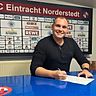 Hausaufgaben erledigt: Norderstedts Trainer Jean-Pierre Richter scheint die richtigen Worte gefunden zu haben.