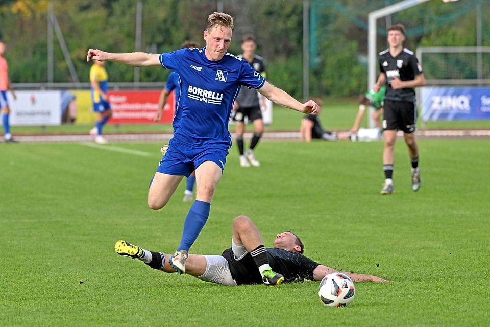 Der Gegner ist geschlagen: Julian Zeiske bejubelt den Kissinger 3:1-Heimsieg über den SV Ottmarshausen.