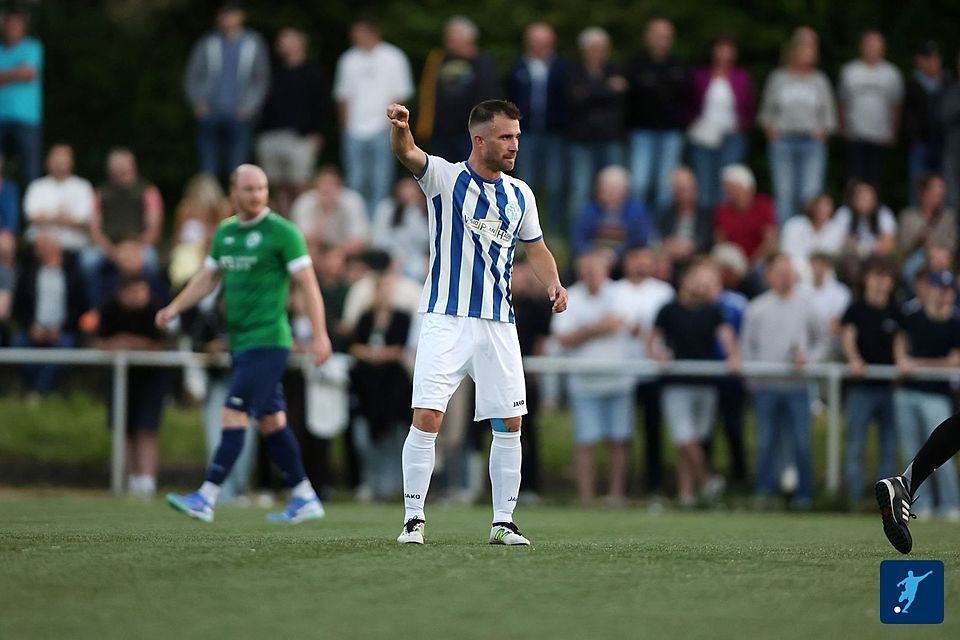 Rund zwei Monate nach dem Aufstieg via Relegation geht's nun für den SV Mehring und Spielertrainer Simon Monzel in der Bezirksliga um Punkte. 