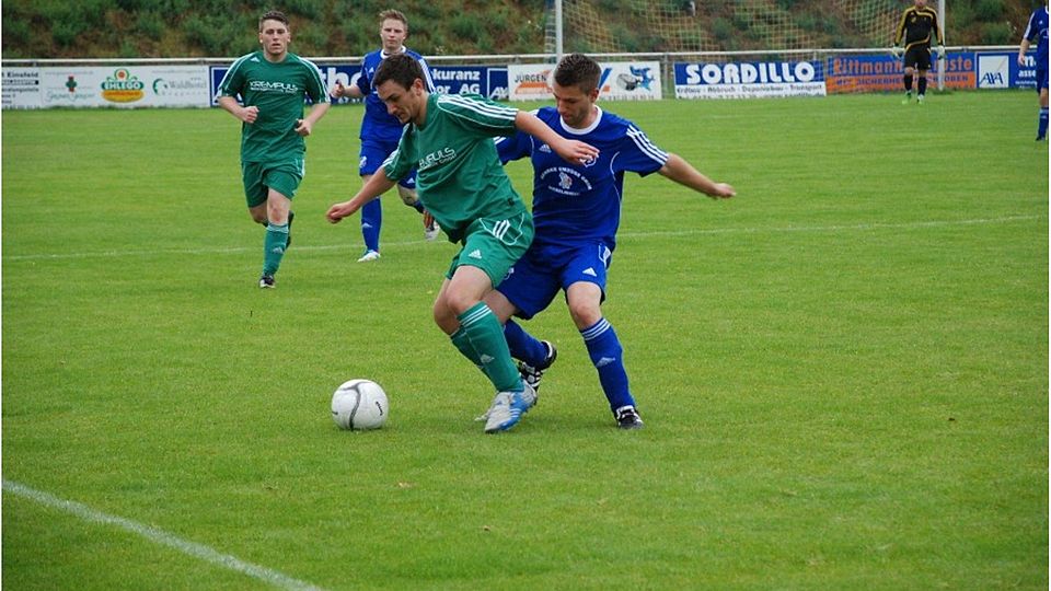 Punkte gab es diese Woche für die TG Westhofen (grünes Trikot) kein. Der Spitzenreiter VfL Eppelsheim wies die TG in die Schranken. Foto: Oliver Bohn