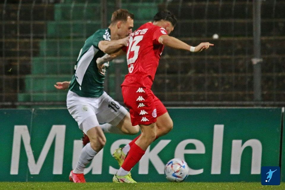 Mit dem KSV Hessen Kassel erwartet den FSV Mainz 05 II (rot, hier gegen Homburg) ein schweres Duell in der Regionalliga.