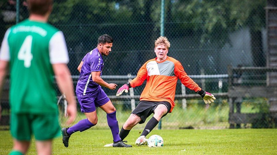 Franz Maurer (oranges Trikot) scheut die Konkurrenz in der Bezirksliga nicht.