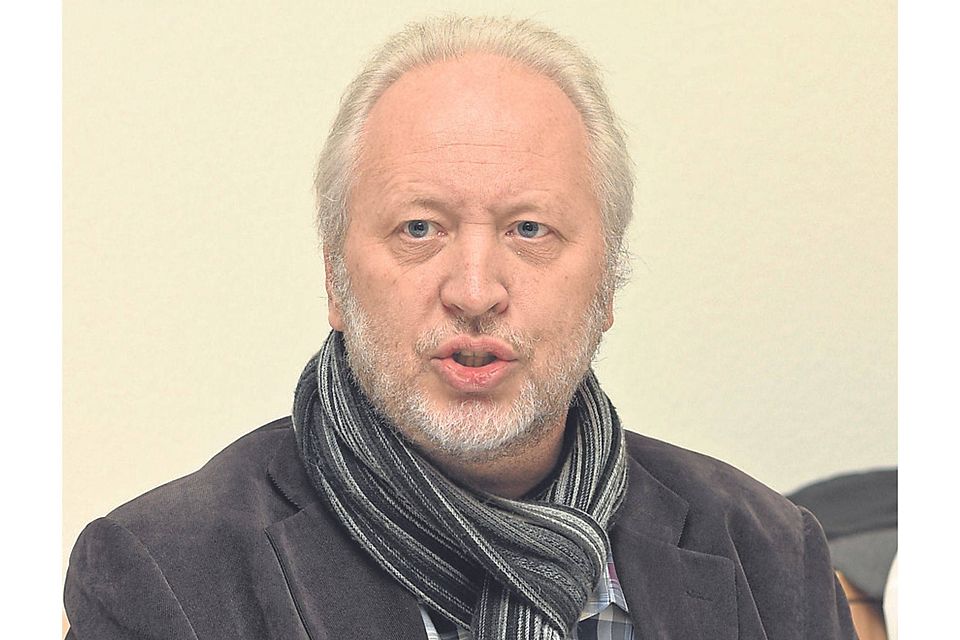 Harald Vorndran (Regionalbeauftragter des Hessischen Fußball-Verbands) hat die Elf namens Frankfurt Select aus der Taufe gehoben und geht mit seinen Schützlingen auf USA-Reise, um als Titelverteidiger am Turnier der University of North Carolina teilzunehmen.    	Foto: Archiv/privat