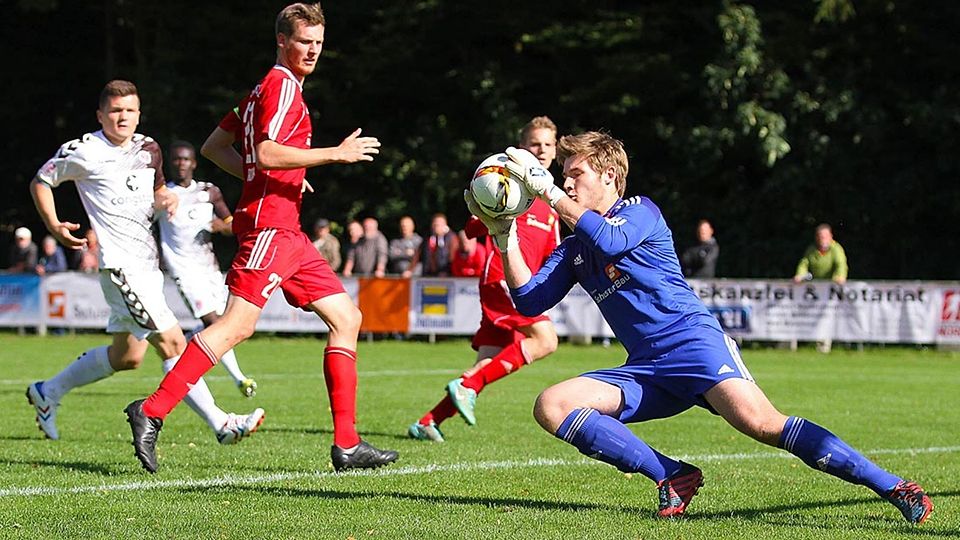 Chris Kröhert als Torwart des TSV Schilksee in der Regionalliga Nord gegen den FC St. Pauli II.