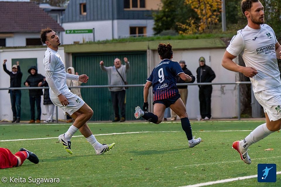 Marienborn (weiße Trikots) hadert, Basara jubelt.