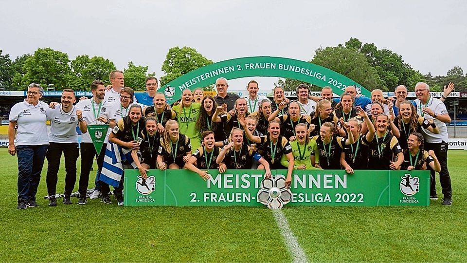 Die Fußballerinnen des SV Meppen feierte im Juni den Wiederaufstieg in die Frauen-Bundesliga. Am 24. Juli bestreiten die Emsländerinnen ein Testspiel in Schlichthorst.