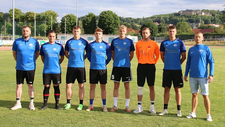 Co-Trainer Sandy Minkner, Christopher Witticke, Moritz Lehmann, Nils Dannhauer, Hannes Lehmann, Tom Hartung, Max Schröder wurden vom Sportlichen Leiter Dominik Hechler (von links) begrüßt. 