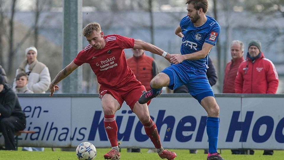 Der FC Dingolfing (in blau) musste in Seebach eine bittere Derby-Niederlage hinnehmen.