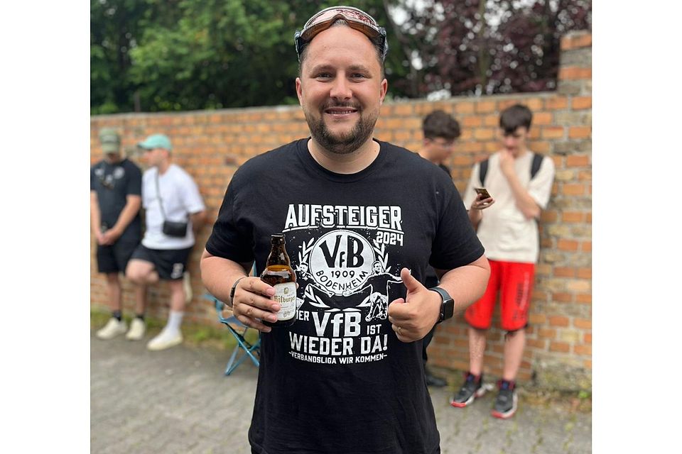 Deal done! Aufstiegstrainer Marco Jantz hat beim VfB verlängert.